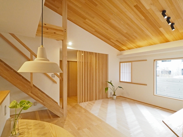 高田建築事務所『美術館の家』見学会。半円のキッチンカウンターが特徴的！！個性的なデザインが詰まったお家。