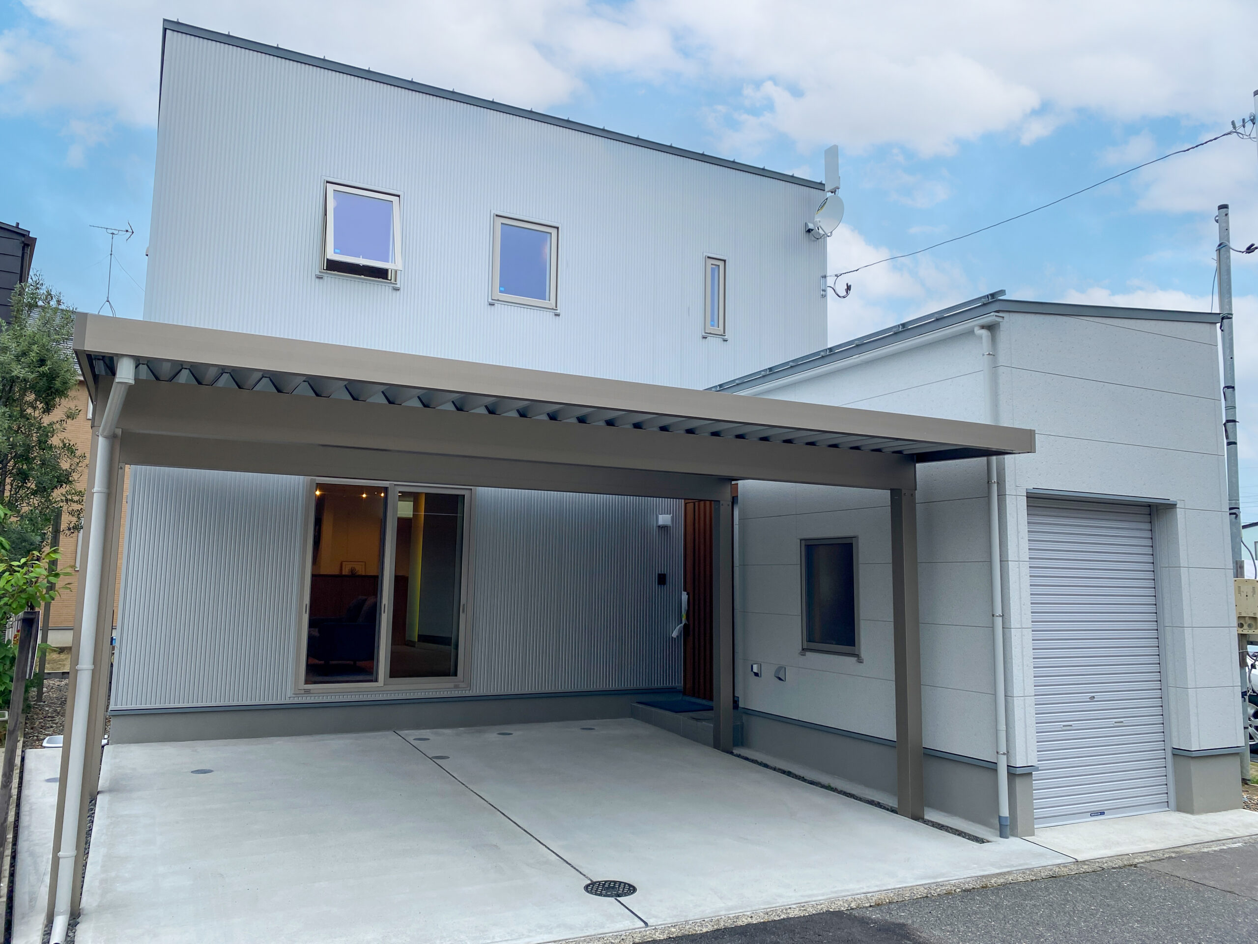 バイクガレージ付き!新潟市東区に完成した【トーンハウス/とちたて】かっこよさと暮らしやすさを両立したお家を見学!!