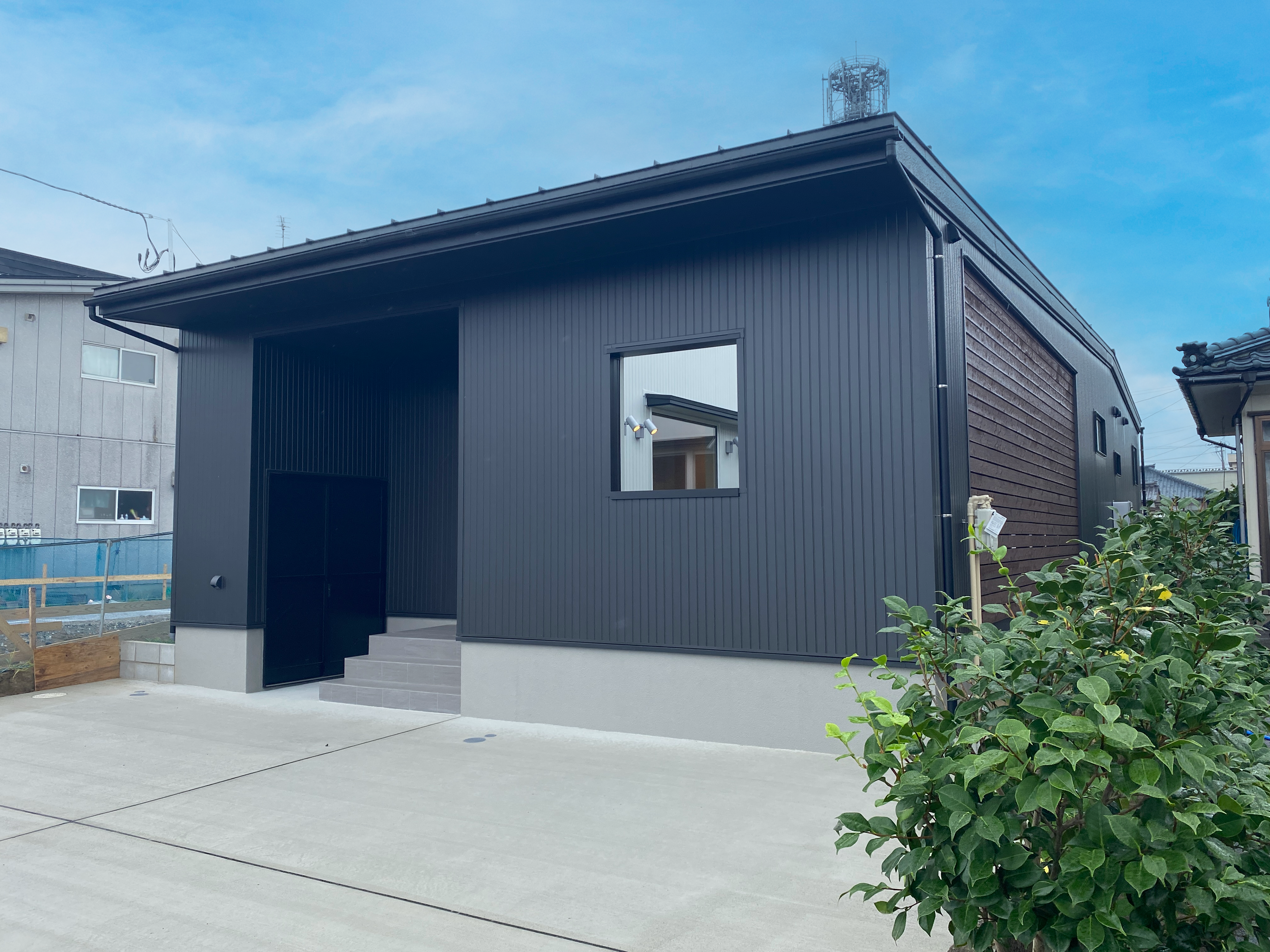 トーンハウス西区大野／収納問題を解決する「庭付き・全館空調の平屋」が新潟市西区に爆誕！見学レポート大放出！