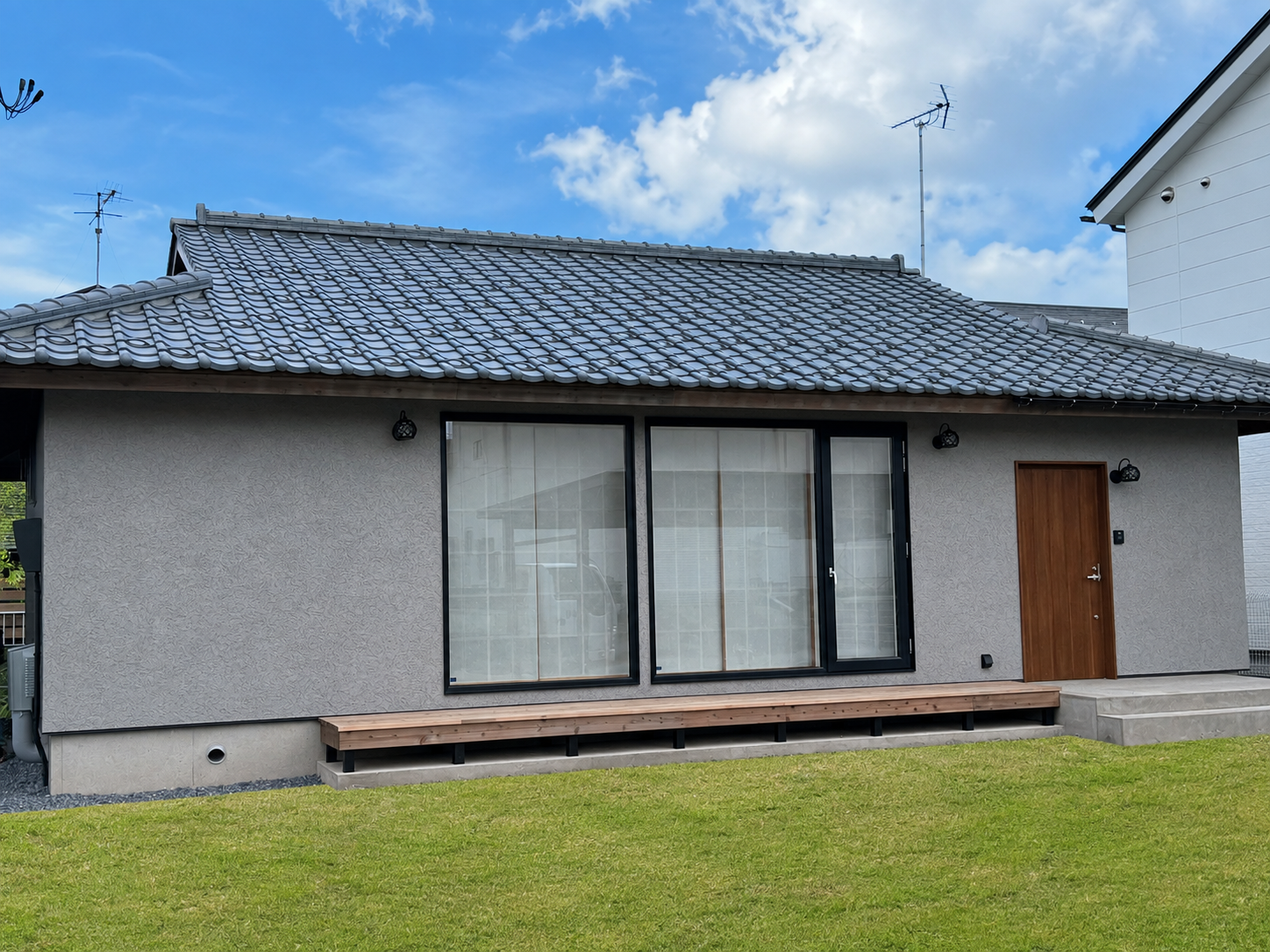 そとん壁×入母屋屋根！廊下ゼロで24坪でも広々！長岡市の平屋間取りマジック★スミコの見学レポ