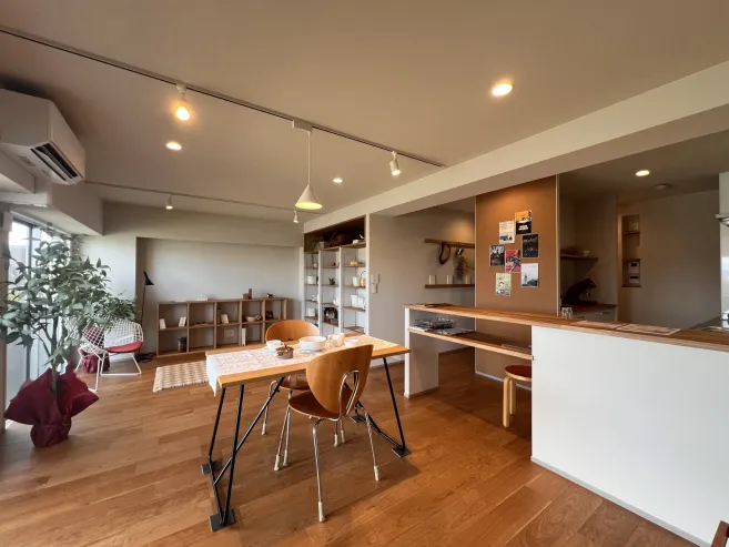 信濃川沿いの景色を一望。築44年の人気マンションをフルリノベーション【<ruby>kayano<rt>カヤノ</rt></ruby>】